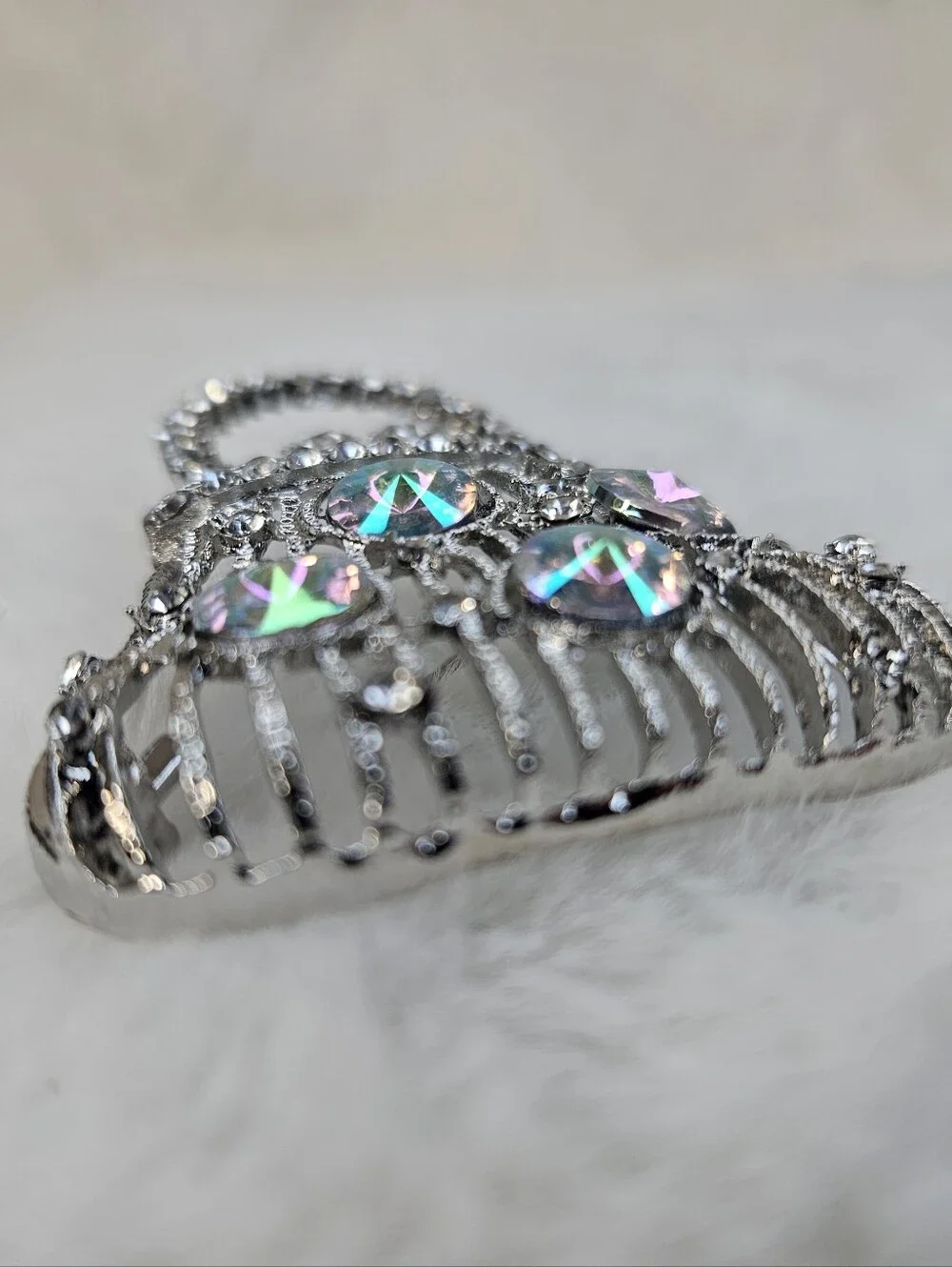 Rhinestone Silver Handbag Brooch – Iridescent Accent